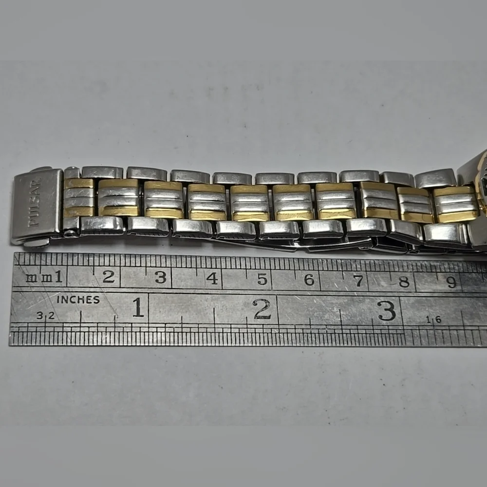 Womens Pulsar VX82-X310 Diver Style Date Watch Gold Silver Two Toned New Battery
